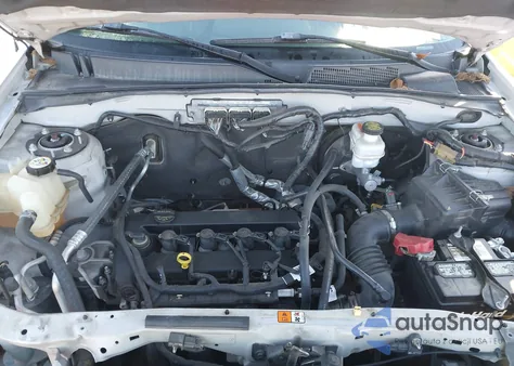 2011 Ford Escape Xlt from USA, damaged, VIN 1FMCU0D77BKA06549